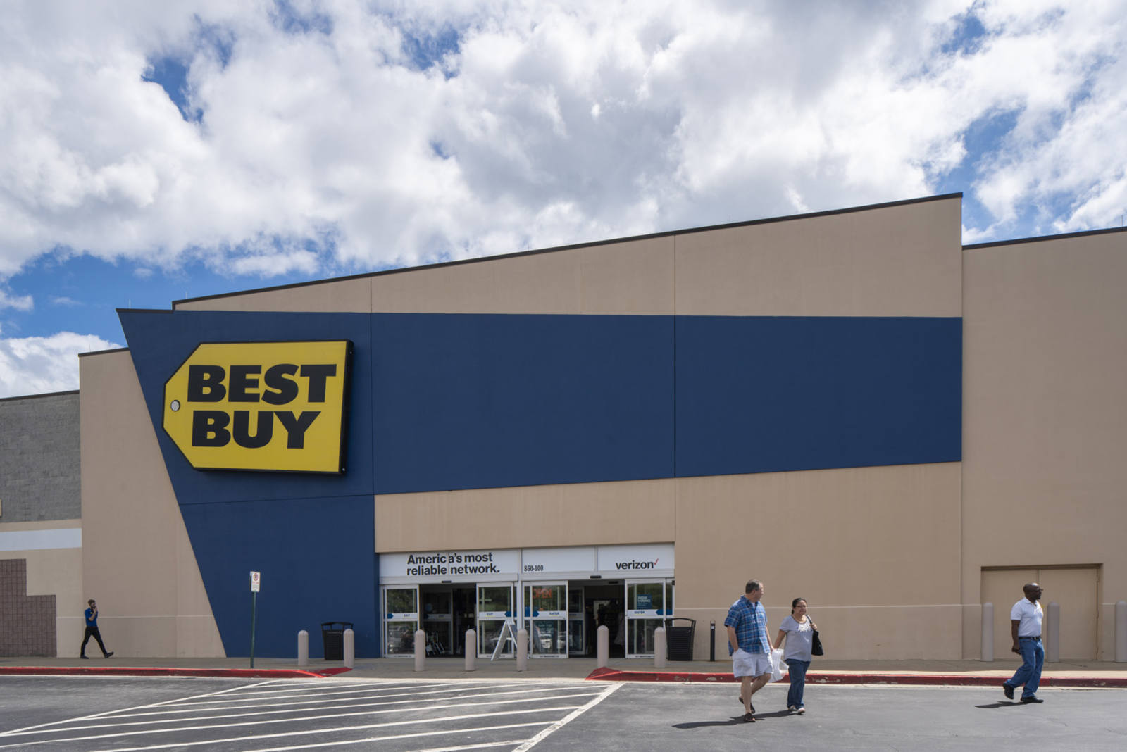 Tomorrow's News Today - Atlanta: [DEAL ALERT] Best Buy to Open Best Buy  Outlet in Kennesaw, Other Retailers Take Note